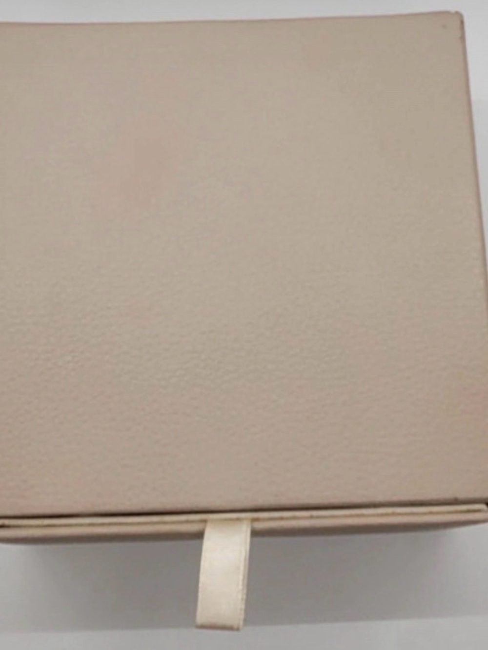 Brighton Cream Leather Jewelry Box with Silver Heart Accent - Picture 4 of 7